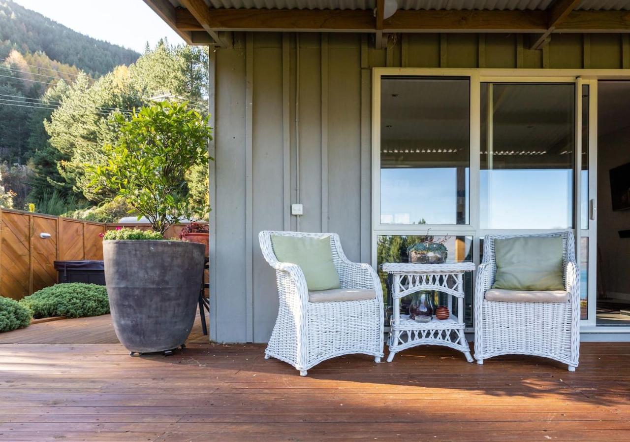 Private Cottage With Spa And Amazing Lake Views Closeburn Exterior photo